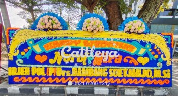 bunga papan gandeng 3 mahkota artificial