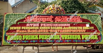 papan bunga Medan mahkota bunga segar